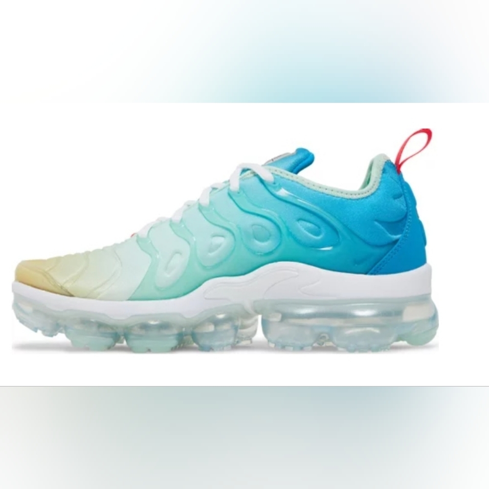 NIKE AIR VAPORMAX PLUS - Picture 3 of 5